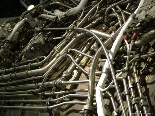 電阻應(yīng)變儀檢測發(fā)動機外部管道振動應(yīng)力的試驗研究