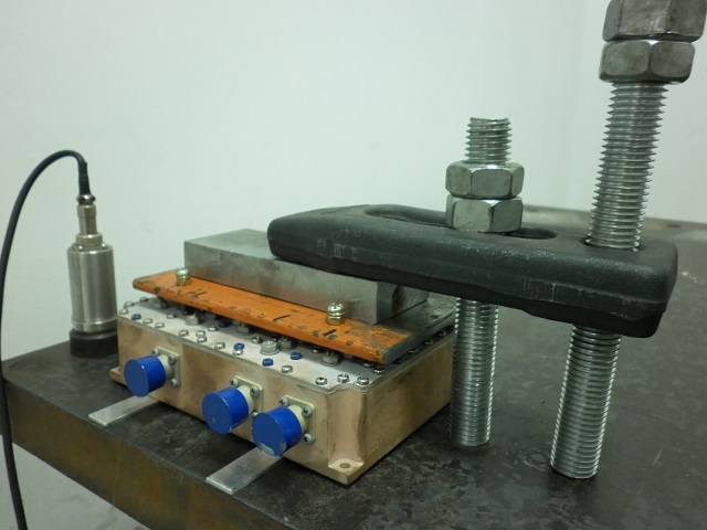 JH振動時效設備消除焊接件殘余應力實驗